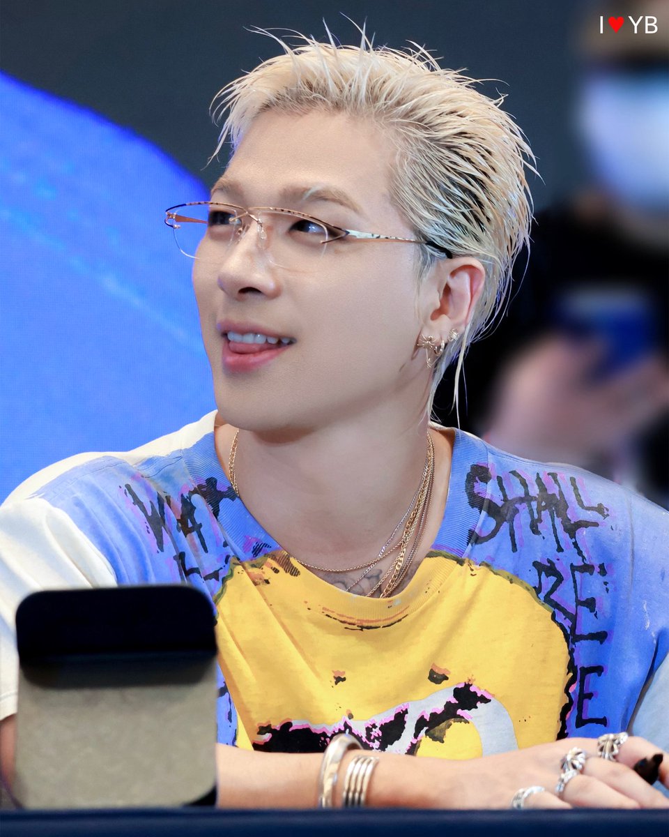 pics_taeyang's tweet photo. IN LOVE WITH THIS MAN https://t.co/BthLStAeZv