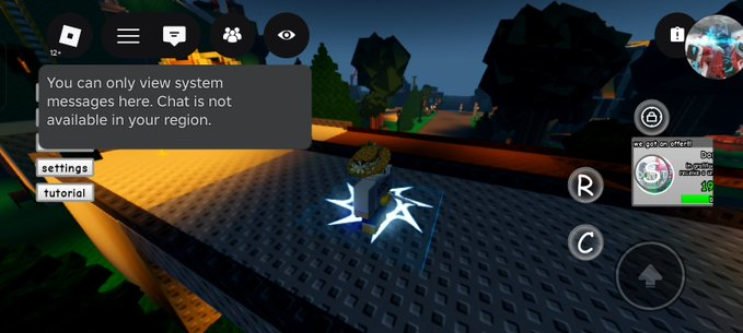 HmRobloxIsDed's tweet photo. VNG also LOCKED the chat for no reason???
this made puzzle games and obby glitching games unplayable btw because in certain badge or stage you need to do emotes or you have to chat a certain words unless they scripted their replacement chat or emote gui
(pic credit : @banni0509) https://t.co/dan6J819Eo