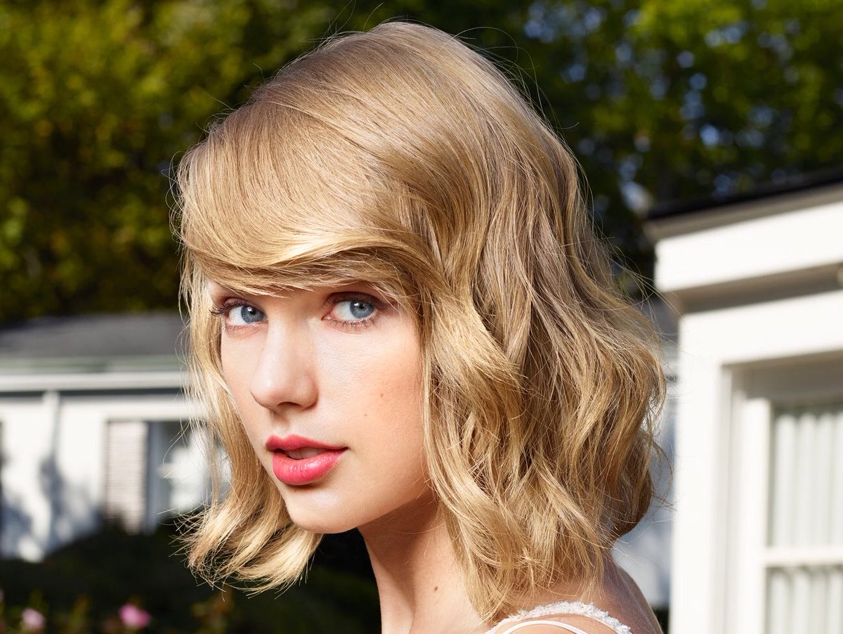 TayGoonTemple's tweet photo. How can such a perfectly gorgeous woman even be real?! Absolutely stunning and it makes my brain soft and mushy trying to comprehend how Taylor’s face just looks like this, those eyes, lips, nose, the fucking hair holy fuck Goddess have mercy 😩🙇‍♂️ https://t.co/nWdQ4Tej6n