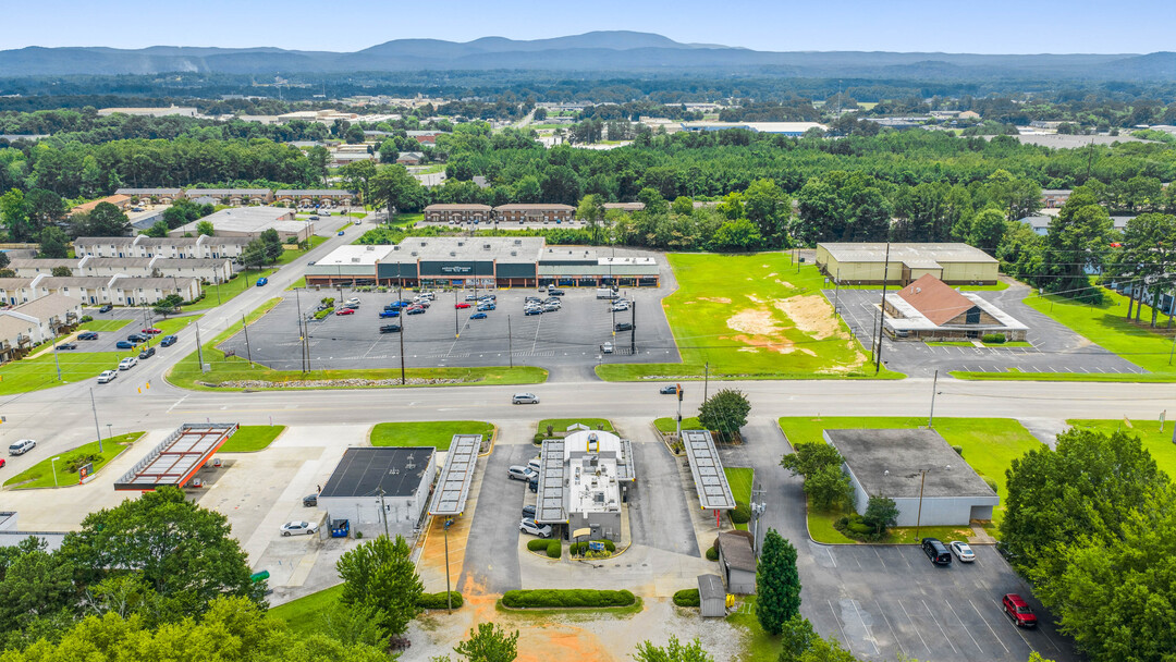 DroneVideos_com's tweet photo. Commercial Real Estate Photography the way it should be! We make it easy to capture stunning aerial photos of any kind of property anywhere in the USA! Order online in just a few minutes and receive professionally edited photos back in 2-3 business days! https://t.co/3Niq944q60