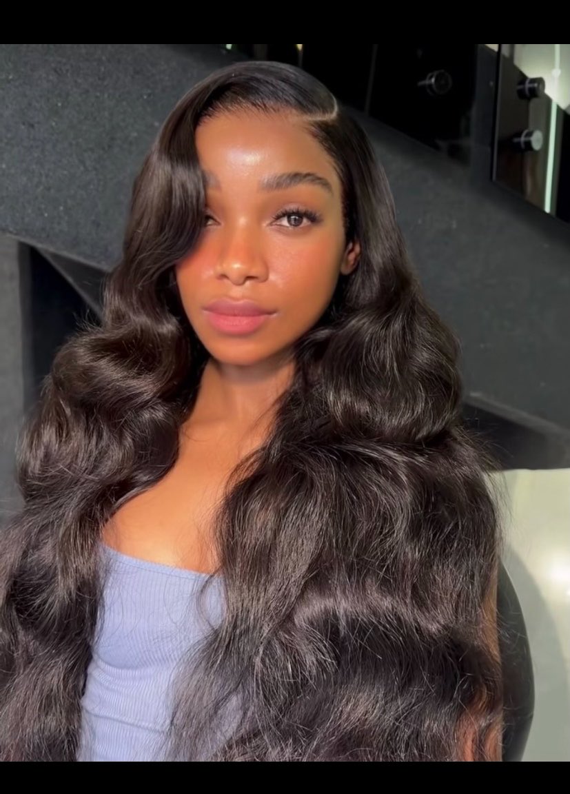 TebbyXThandeka's tweet photo. You can’t spell Thandeka Tshabalala without “millionaire” in it 💅

 She IS a MILLIONAIRE!! RESPECT HER!

While y’all are still “manifesting”she’s already counted it. Stay mad, stay broke😎

MILLIONAIRE THANDEKA 
DAZZLING THALIANS 
#CongratulationsThandeka
#MillionChellaXThalians https://t.co/xnJz4R32Lp
