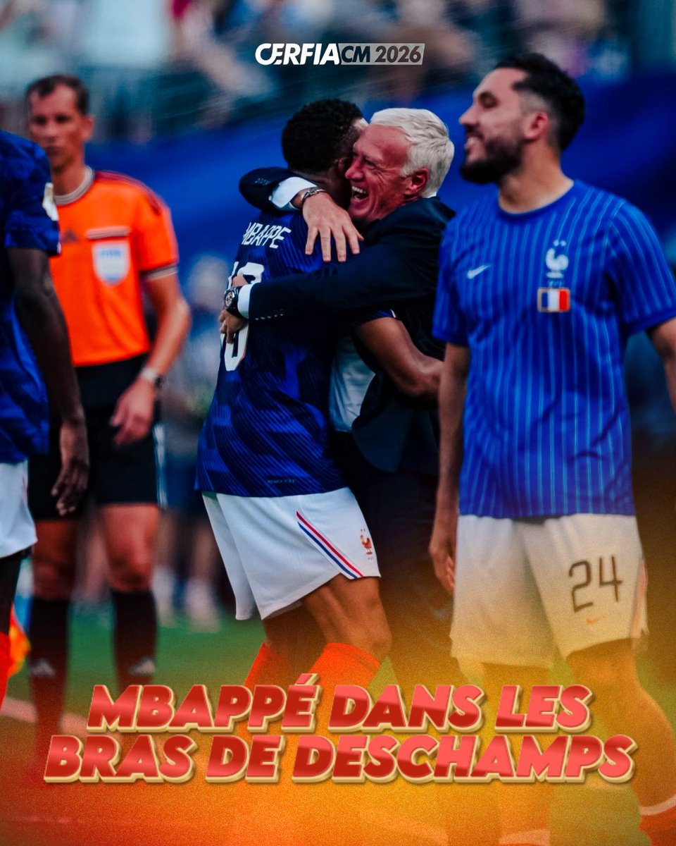 CerfiaFR's tweet photo. 🚨🇫🇷🇸🇪 EN IMAGES | Après avoir inscrit son premier but face à la Suède, Kylian Mbappé a célébré en se jetant dans les bras de Didier Deschamps. https://t.co/mB56MxB0a8