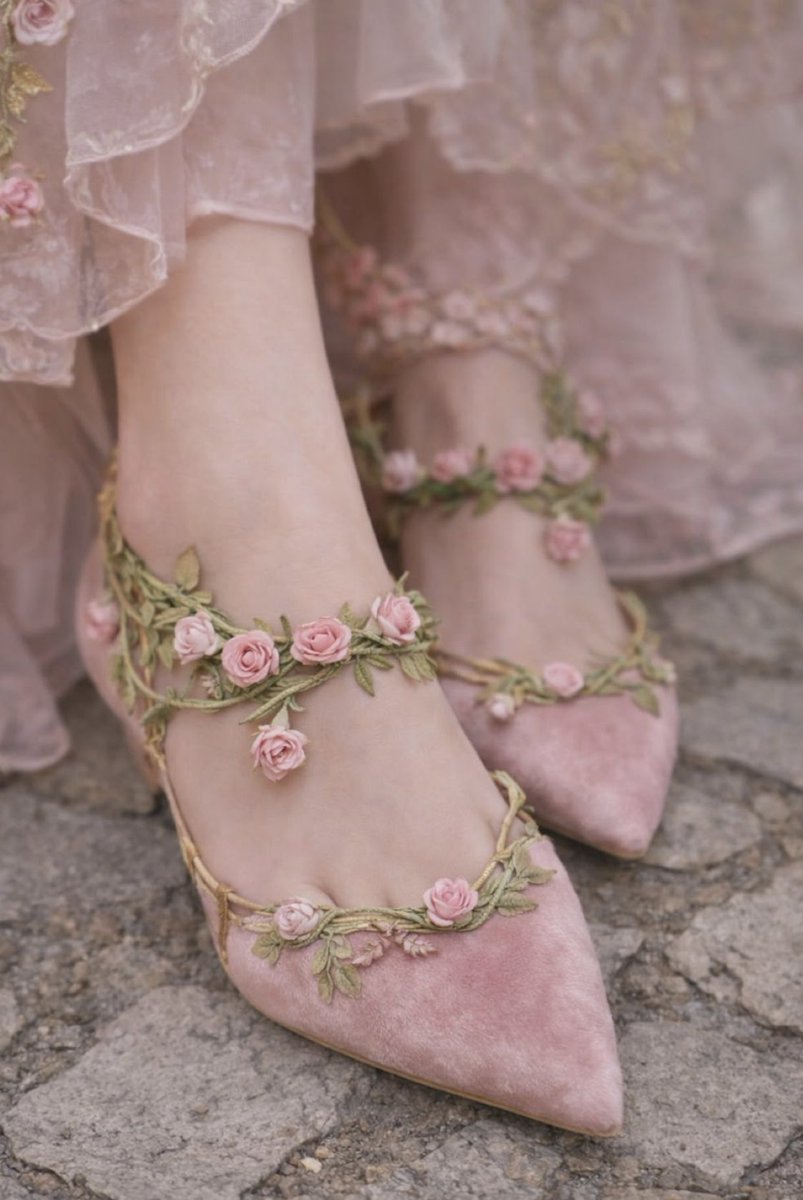 EvaLovesDesign's tweet photo. 🍃🌸🍃 https://t.co/VeAJwmTScE
