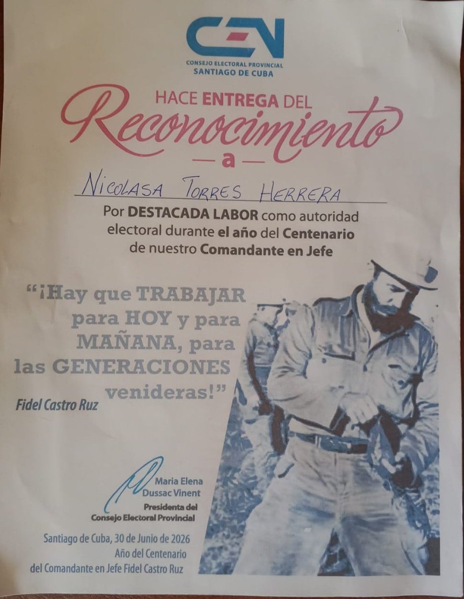 YipsyPedreira's tweet photo. El Consejo Electoral Provincial de #SantiagoDeCuba reconoció la labor de Nicolasa Torres Herrera trabajadora de @TppSantiagocuba  que se desempeña a tiempo parcial como autoridad electoral.
@TSupremoCU https://t.co/8Akqdoleye