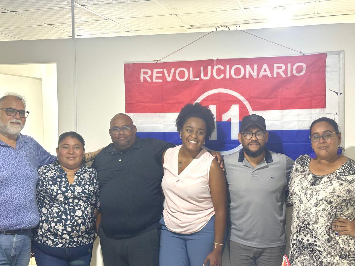 PRDesPanama's tweet photo. 🇵🇦 Changuinola, Bocas del Toro

Por unanimidad, la bancada de Honorables Representantes del PRD en el distrito de Changuinola eligió al compañero H.R. Julio Smith Cristi, representante del corregimiento de El Silencio, como Presidente de Bancada para el período 2026-2027.

La elección se realizó en la sede del PRD con la participación del Subsecretario del CDN de Bocas del Toro, Eleazar Gómez Midi, y de los Honorables Representantes del distrito.

La bancada reafirma su compromiso de trabajar unida para impulsar soluciones que promuevan el desarrollo y la reactivación económica de Changuinola.

¡Seguimos trabajando por nuestra gente! ❤️🤍💙