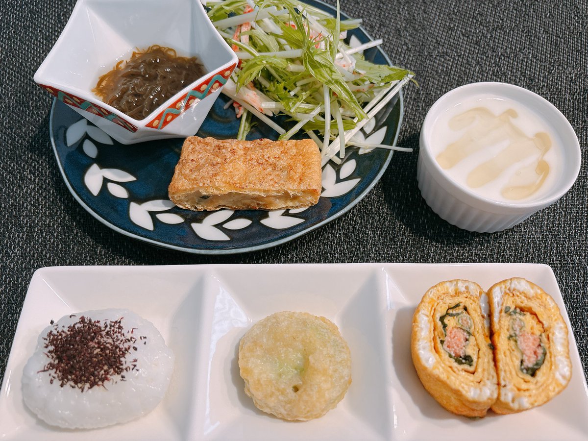 uranonno's tweet photo. おはようございます☁️

今日の朝ごはん🍙

7月かー！早い…🫢

#朝ごはん #おうちごはん https://t.co/B7lDWieAPo
