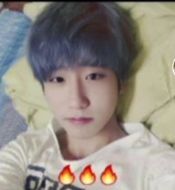 zmbkuoki's tweet photo. @seonnmiau Oo t prendo 🙈 https://t.co/OtT1km49Ym