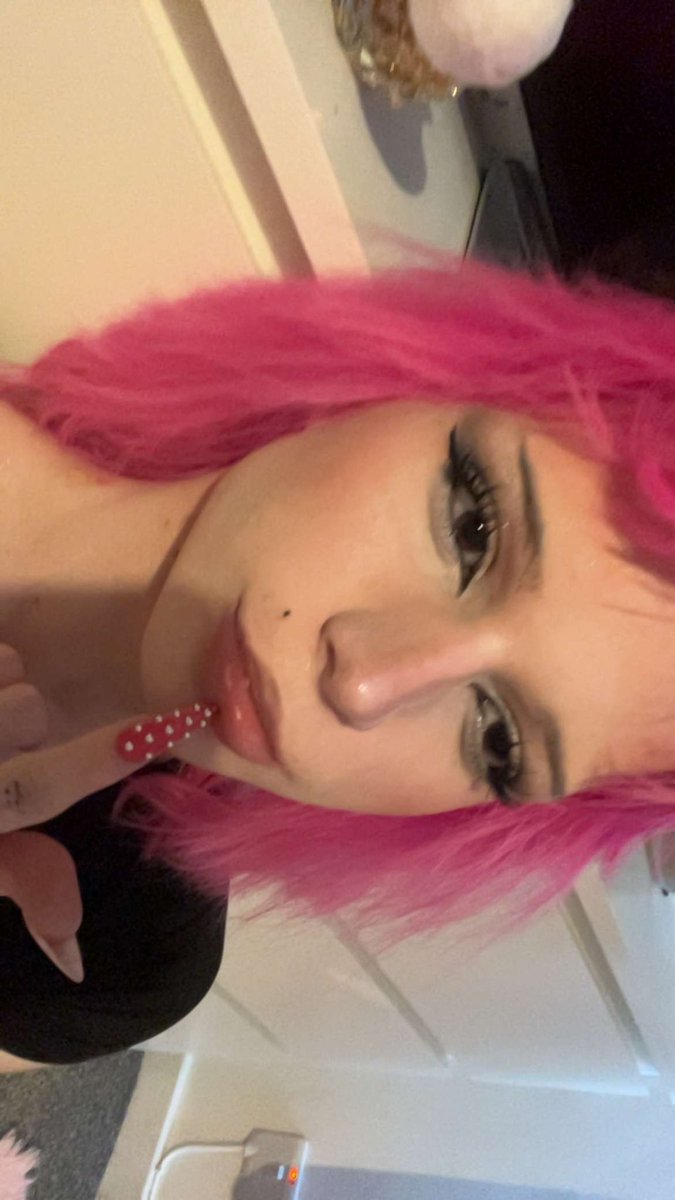dylanispink's tweet photo. Face and body never declineee!…😘🩷 #femboy #gay #pink https://t.co/3VBRuHOt1u