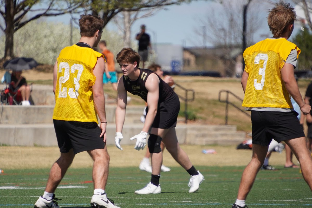 thebrand_7v7's tweet photo. Every rep. Every route. Every game.🔒🔥
#bethebrand #7v7football #highschoolfootball #7v7 
@CodyP2710 @SlaterSaunders @QBC_Denver https://t.co/31BHaK0Vtg
