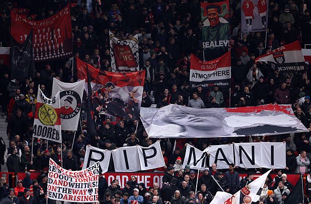 Guerrilla33's tweet photo. Stretford End https://t.co/0hYG8Ruxtx