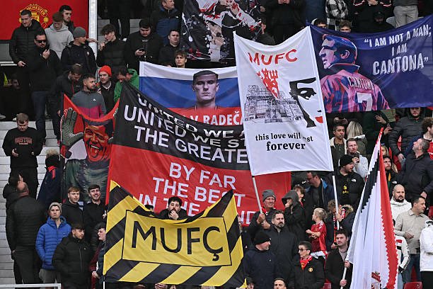Guerrilla33's tweet photo. Stretford End https://t.co/0hYG8Ruxtx
