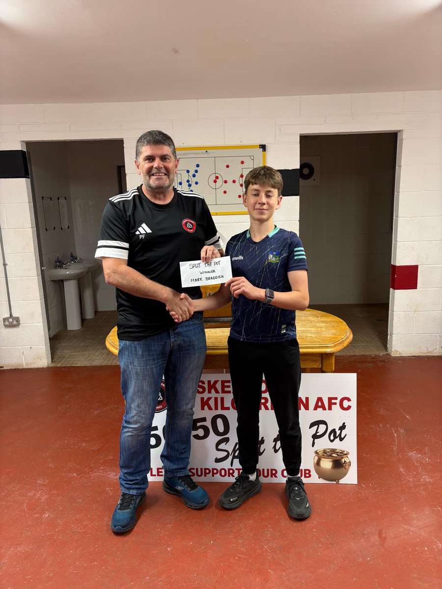 AskeatonKilcorn's tweet photo. Saul Birdthistle on behalf of Mark Braddish being presented with last weeks Split the Pot winnings from Pat Fitzgerald. 
This weeks draw to follow https://t.co/DlIvdwtLA3