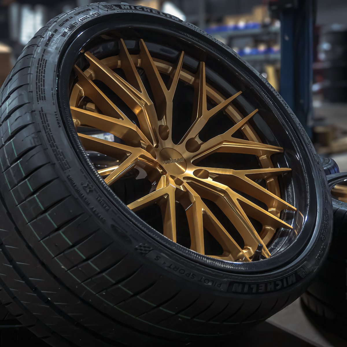 ForgelineWheels's tweet photo. Worth its weight. This #Forgeline #CarbonForged #CF203 for @NowickiAutospor delivers all of the gold without the weight. Learn more about the CF203 (including sizes & pricing) at: https://t.co/0wV4PTuOwC
🇺🇸🇺🇸🇺🇸
-----------
Wheel: #ForgelineCF203
Type: Two Piece Forged Aluminum & #CarbonFiber Hybrid
Series: Carbon+Forged Series
Size: 20x10.0 & 21x13.0
Finish: Transparent Gold Center with Real Carbon Fiber Barrel (Full Gloss)