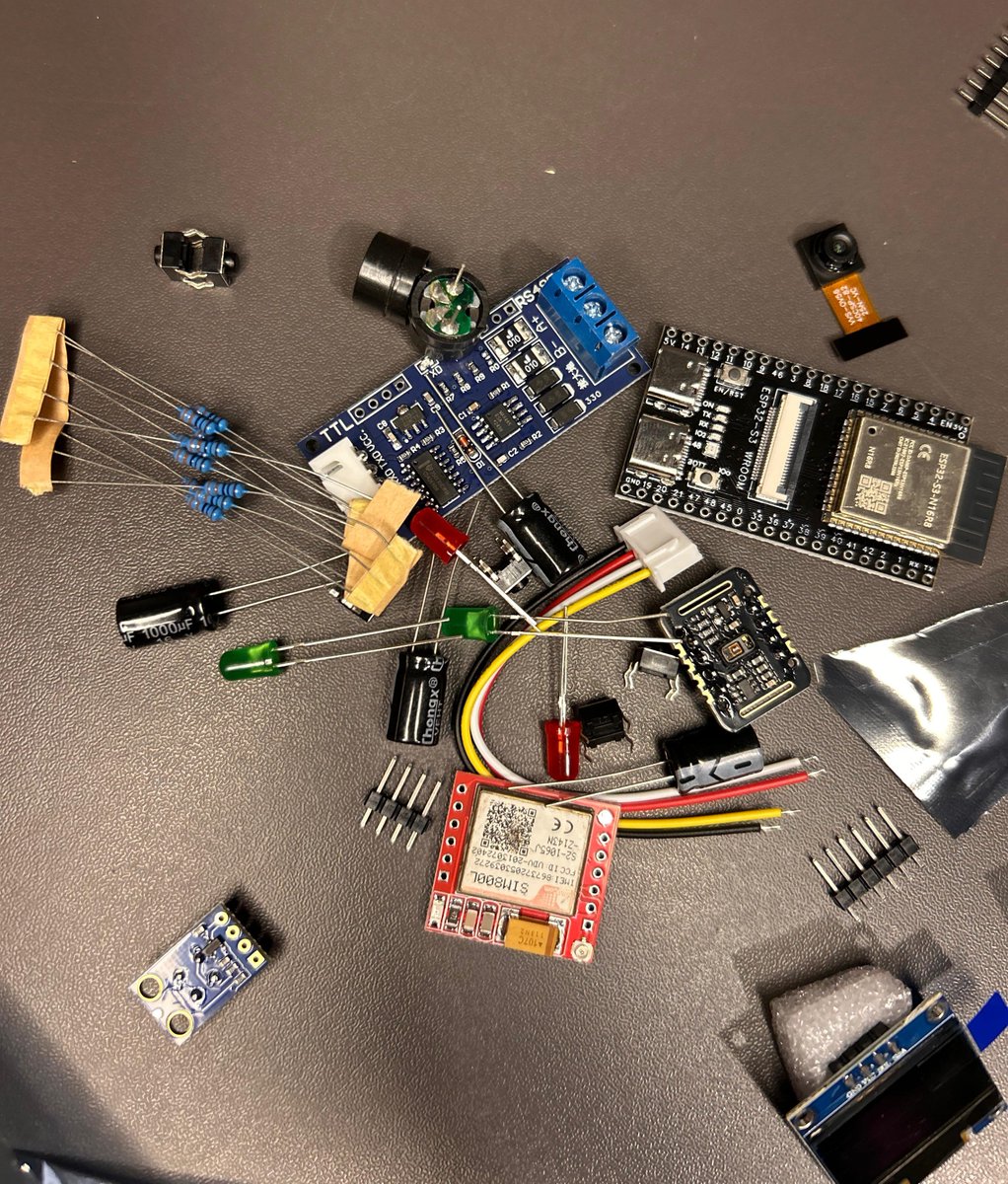 tech_nickk2's tweet photo. I'm always excited everytime I have new components that need soldering. I think soldering is my favourite part of all this.
#Electronics #hardware #soldering https://t.co/k0D8rJa7tA