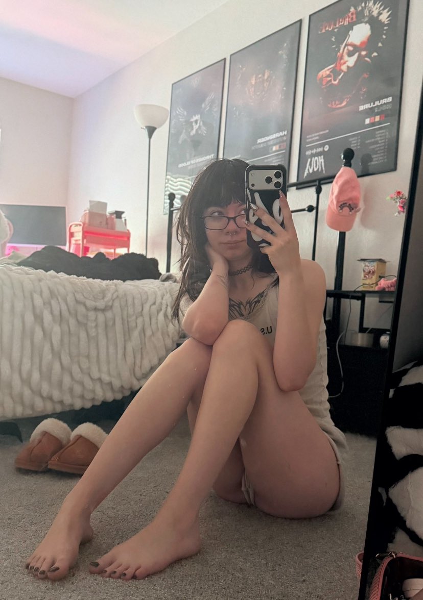 YouPayAddisson's tweet photo. I really love tribute via crypto🤤 but I love more drain you and make you mine like a dog 🐶 
•
{ findom paypig whalesub walletslave cashslave moneyslave humanATM sub  sockremoval sockworship goon footworship footfetish wornsocks simp

#findom #nsfwtwtًً #femdom #buyingcontent https://t.co/rTE2ZdrFJy