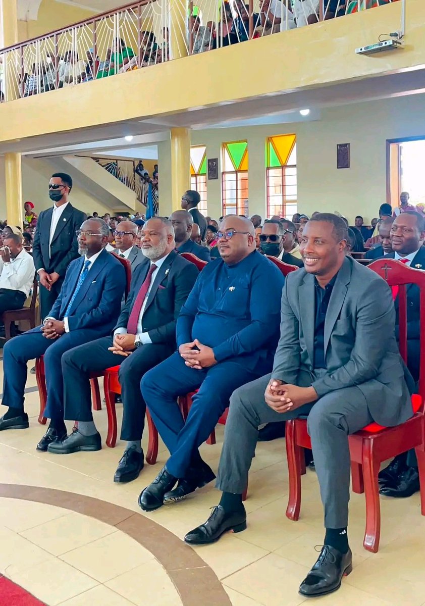ViveAFCongo's tweet photo. #RDC:  Alors que Tshisekedi était absent à l’église à #Kinshasa , @CNangaa , @bbisimwa , @Fkaniki est présent à #Bukavu aux côtés de Monseigneur Maroy. https://t.co/oI3LqOdup6