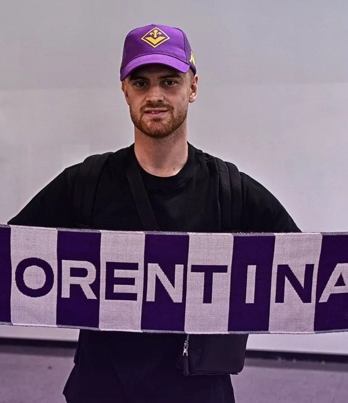 frabigol's tweet photo. 2023: River vende a Beltran por 25M 💰
2026: River le compra a Beltran al mismo equipo que se lo vendió por 6,5M 💰

Balance total: +18,5M DE EUROS 💵

Nos hizo felices, dejó una millonada y ahora vuelve a hacernos felices otra vez por dos pesos, HÉROE. BIENVENIDO LUQUITAS! 🇦🇷 https://t.co/6h7YJdtQG5