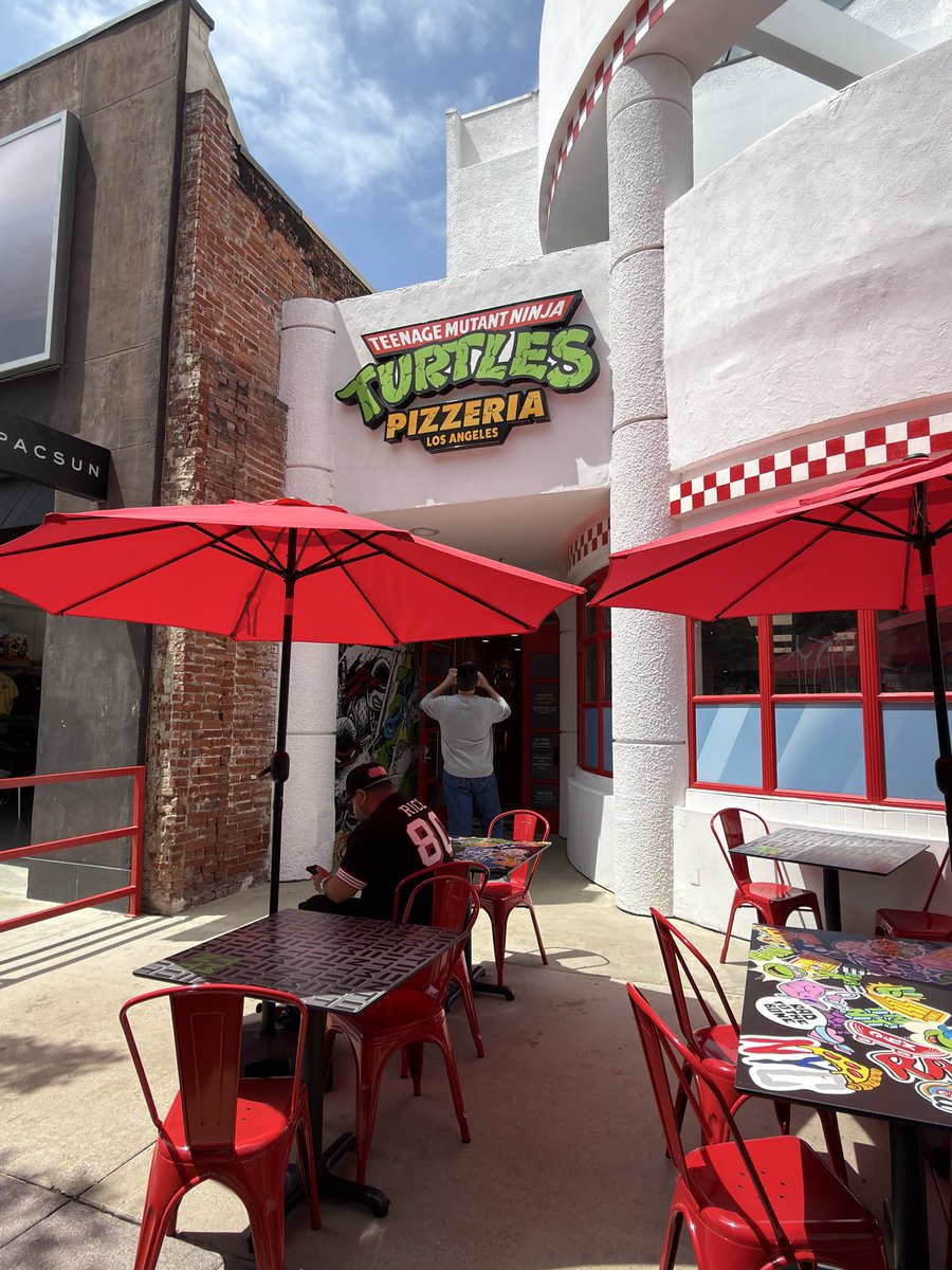 glyphicla's tweet photo. The TMNT Pizzeria in Santa Monica isn't just a pop-up. It's a masterclass in world-building. Every surface, every detail, every slice is a design decision. This is what it looks like when IP becomes environment. #ForThoseWhoCreate
#TMNT https://t.co/Mzs59OU6v4