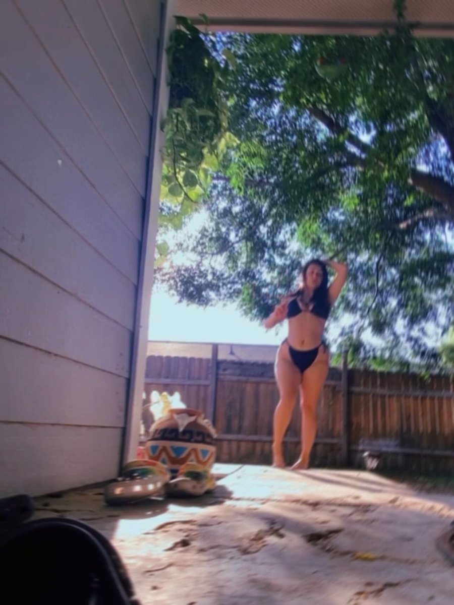 oopsimtrippy's tweet photo. Summer time fine ☀️
#fyp #body #summer https://t.co/AhXpMdPLDR
