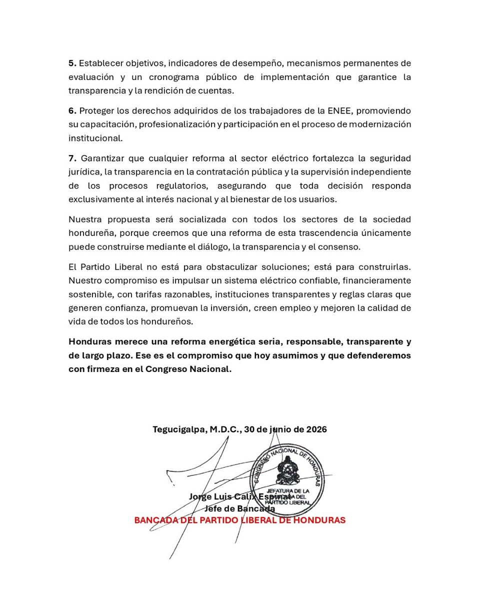 JorgeCalix's tweet photo. El @PLHonduras entiende la necesidad de resolver de una vez por todas el problema del sub sector eléctrico, pero ese proceso, no puede estar bajo las sombras de las dudas. En ese sentido, consideramos que el proyecto de ley sometido al conocimiento del Pleno del CN, debe ser mejorado y socializado de manera amplia y transparente. Con la responsabilidad que nos caracteriza, haremos una propuesta junto al equipo técnico del partido, para construir un proyecto de ley que resuelva todos los problemas de la ENEE y del sub sector eléctrico. La @BancaLiberalHN está abierta para construir la mejor solución poniendo siempre por delante el bienestar de Honduras.
