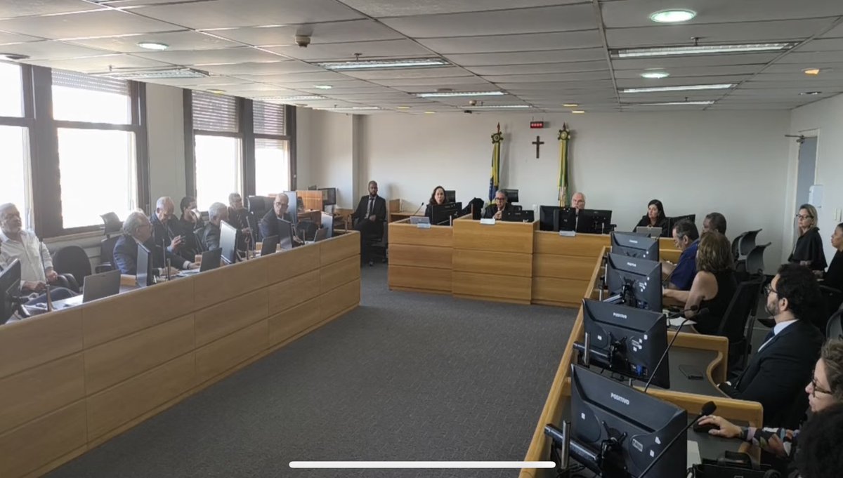 BusologiaMN's tweet photo. 🚍⚠️ URGENTE

A JUSTIÇA DO RIO MARCOU PARA AMANHÃ UMA NOVA AUDIÊNCIA ENTRE OS EMPRESÁRIOS E O SINDICATO DOS RODOVIÁRIOS.

A audiência foi antecipada pela Justiça com o objetivo de buscar um acordo e encerrar a greve dos rodoviários. https://t.co/1Dpxts5QV2