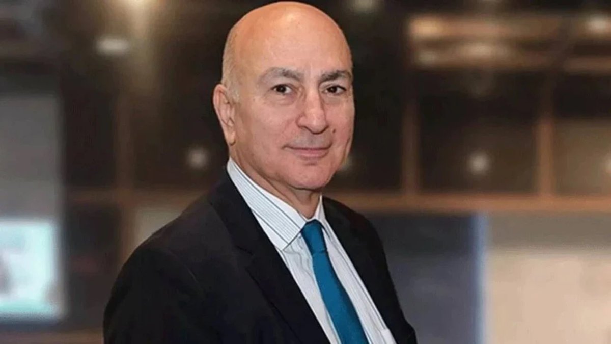 Mahfi Eğilmez'den Futbol Yorumu: "Futbolu Bizden Başka Herkes Öğrenmiş"