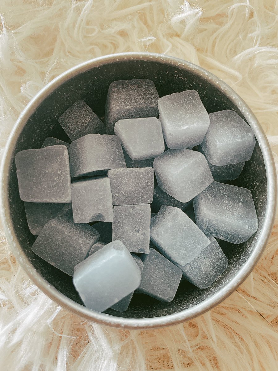 uru_ru_picako's tweet photo. ロフトで気になってたやつ、オリヤンにあって即買い。
宝石みたいでめっちゃキレイでかわいい。
1粒口に放り込めば、口の中に爽やな清涼感広がり口臭失せる。
味が美味しくて、これで虫歯や口臭対策できるならめっちゃええですやん♡ https://t.co/uoxpsiqgUx