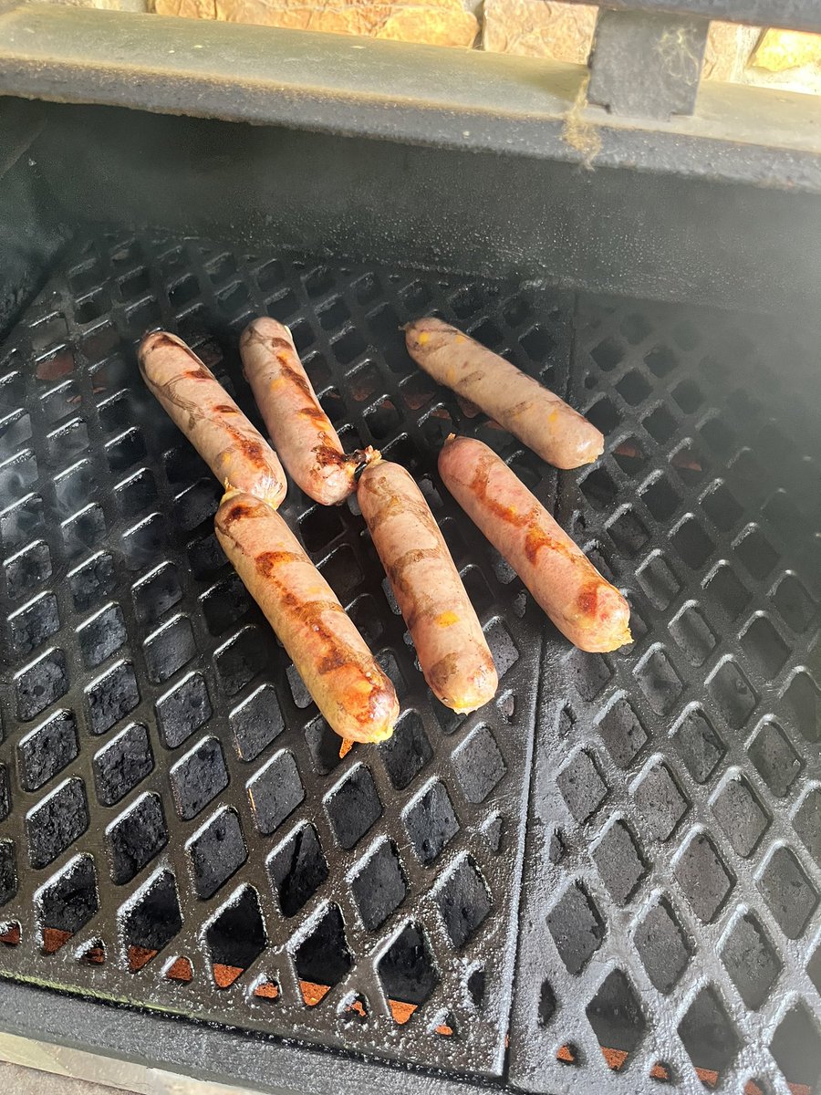 hofnpopper's tweet photo. Have some fresh bratwurst in the grill for supper tonight. Love eating farm fresh food. #Grilling #FoodLove  #MMMM https://t.co/2X6rdZL2eX