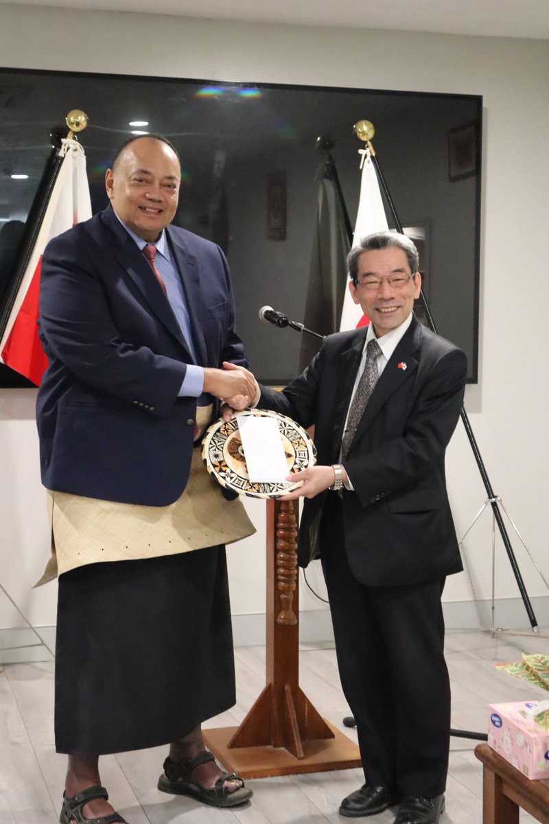 japanintonga's tweet photo. 6月30日 #草の根無償資金協力「ハアパイ空港中古消防車整備計画」引渡式🇹🇴🇯🇵

本支援は日本の自治体が使用した消防車を再整備しトンガ空港公社に供与するものです。ハアパイ空港の防災体制強化が期待されます

#草の根無償は、草の根レベルで開発途上国の人々の生活に根ざした事業を支援するものです🏫 https://t.co/mQZPxVU6Cr