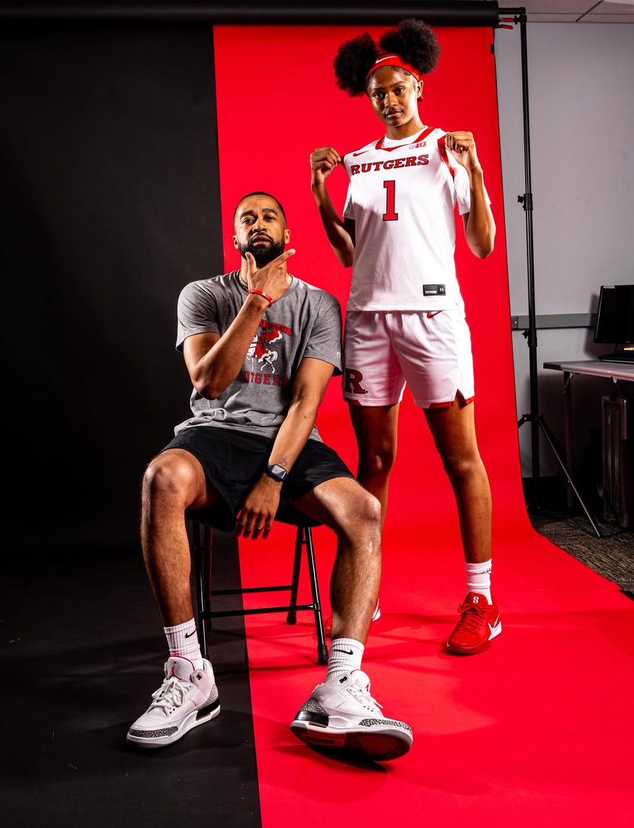 EJayArrow's tweet photo. 5⭐️ recruit Qandace Samuels (ranked #11 in the Class of 2027) on her [unofficial] visit to Rutgers ⚔️ https://t.co/dbTjS5advR
