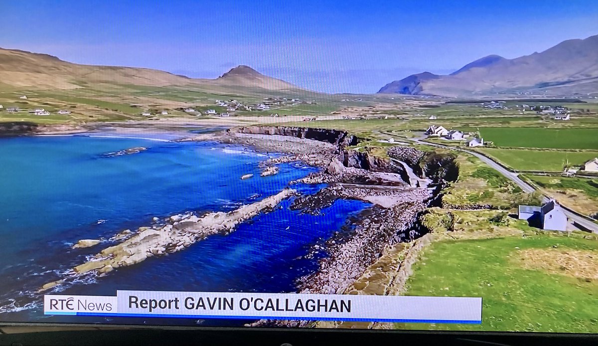 KarlMartinIrl's tweet photo. Strange that an ethnic/aboriginal Irish person has to live for 10 years (if not fluent in Irish) or 5 years (if fully fluent in Irish) in an area designated as a Gaeltacht before they can legally build a house there. 
Yet someone with no ethnic connection to Ireland only has to live here for 5 years before getting citizenship. 
@TheCountessIE @EoinLenihan @kenoflynnTD 
@LindadeCourcy