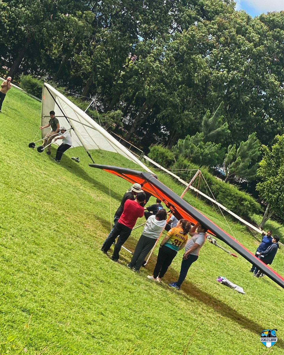 AlaDeltaGt's tweet photo. 💙 Álbum Oficial | Convocatoria 2026
Compartimos algunos de los mejores momentos de la Convocatoria 2026 del Curso de Vuelo Libre de la Asociación Nacional de Vuelo Libre de Guatemala 
Agradecemos a todos los aspirantes que participaron en esta jornada. https://t.co/EUnoTXcUjQ