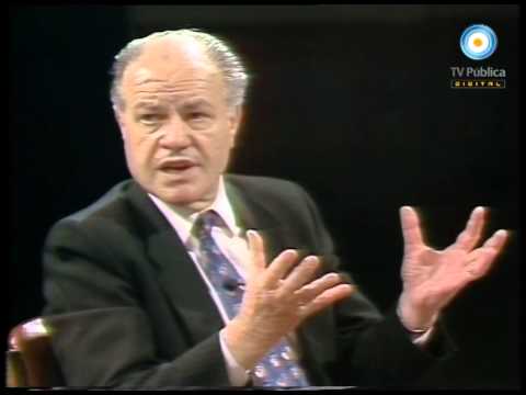 MuertosArg's tweet photo. 01/07/2005 murió Guillermo Patricio Kelly.
Político loco de nuestra historia que participó de los sótanos de los movimientos desde los 50s y mas tarde pasaba por la tele a hacer denuncias y promocionar sus libros.
Murió con 83 años hace mucho, todavía algunos lo recordamos. https://t.co/oMLV3bdHlA