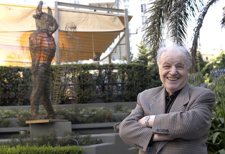 MuertosArg's tweet photo. 01/07/2005 murió Guillermo Patricio Kelly.
Político loco de nuestra historia que participó de los sótanos de los movimientos desde los 50s y mas tarde pasaba por la tele a hacer denuncias y promocionar sus libros.
Murió con 83 años hace mucho, todavía algunos lo recordamos. https://t.co/oMLV3bdHlA