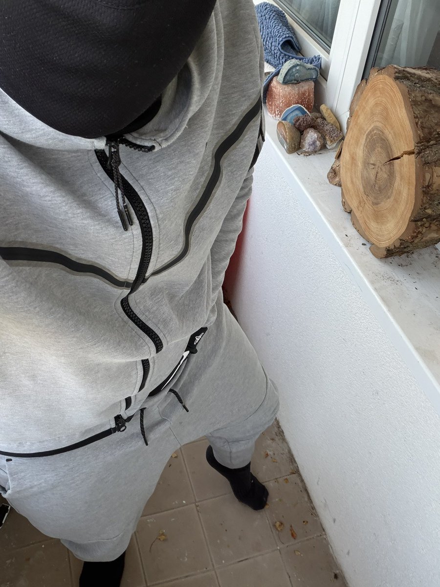 twinky_nikechav's tweet photo. Grey Nike tech drip n piss 💦😈🥷🔪 #gaypiss #gaynike #gayniketech #nike #niketech #pissnike #pissniketech #scally #scallynike #chav #gaychav #pisschav #fetish #pissfetish #pissstain #omo #omorashi #urine #fetish #pissplay #smelly #gloves #socks https://t.co/ZxfkWvJvnj