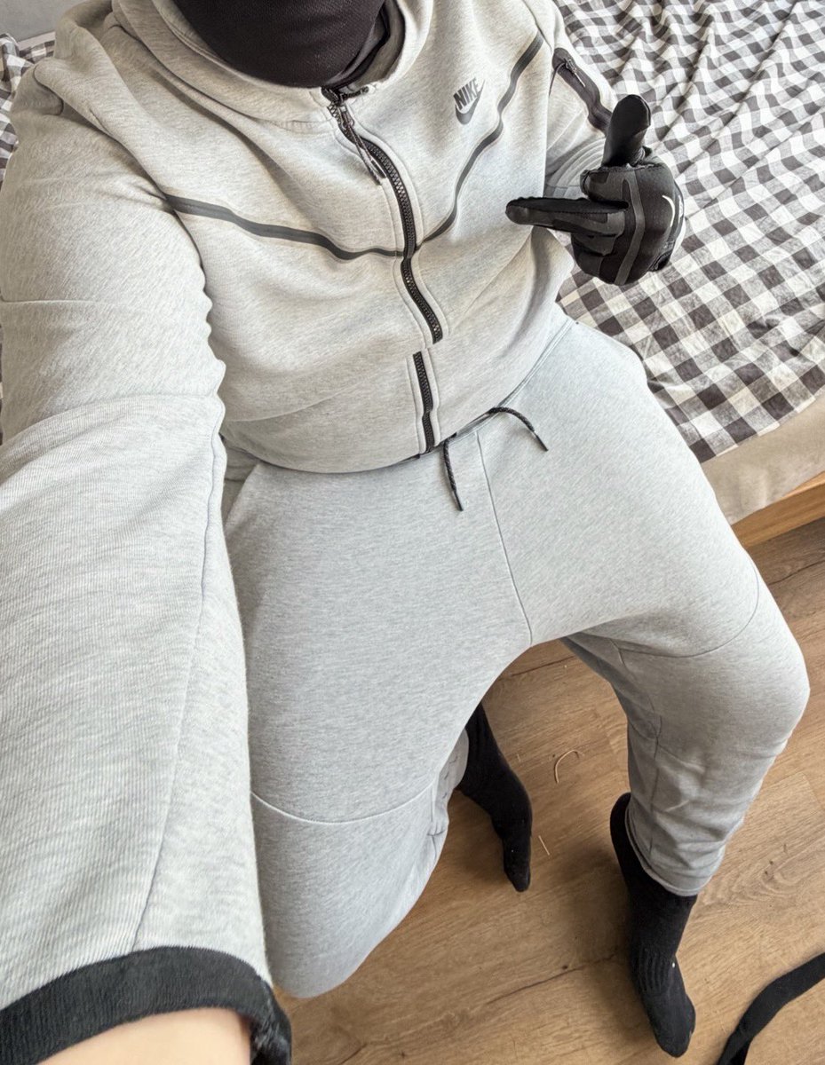 twinky_nikechav's tweet photo. Grey Nike tech drip n piss 💦😈🥷🔪 #gaypiss #gaynike #gayniketech #nike #niketech #pissnike #pissniketech #scally #scallynike #chav #gaychav #pisschav #fetish #pissfetish #pissstain #omo #omorashi #urine #fetish #pissplay #smelly #gloves #socks https://t.co/ZxfkWvJvnj