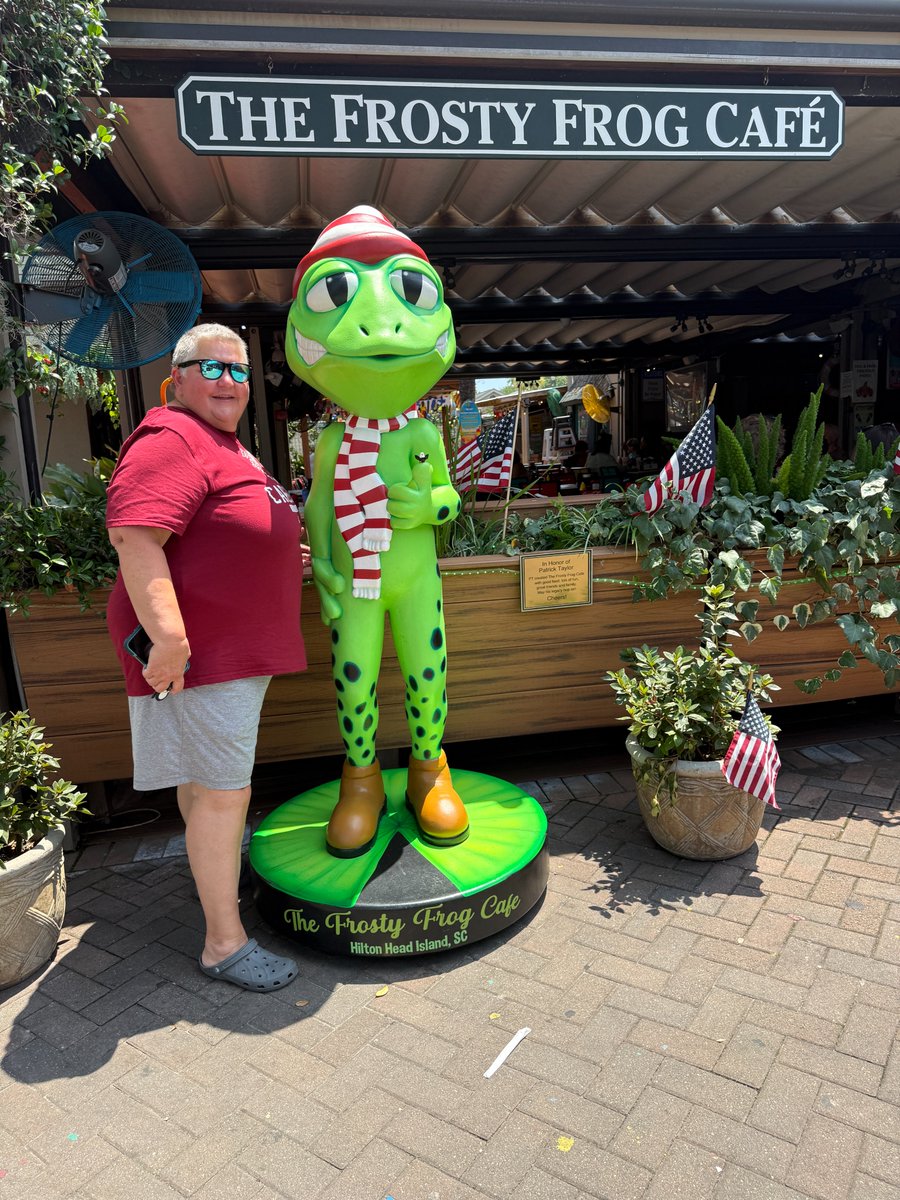 FulmerFalcons's tweet photo. Freddie the Falcon is enjoying summer adventures with Ms. Kodek in Hilton Head! From relaxing at the beach to exploring local restaurants, they even stopped by The Frosty Frog Café. We can't wait to see where Freddie travels next! https://t.co/I6pMwMA30C