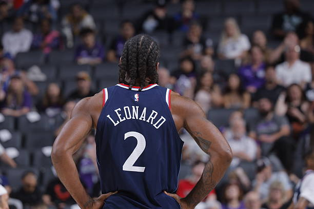 RaptorsLead's tweet photo. 2⃣ HARD 4⃣ THE F****** RADIOOOOOOOOO 🎵🎶 https://t.co/94RmSWoP3q