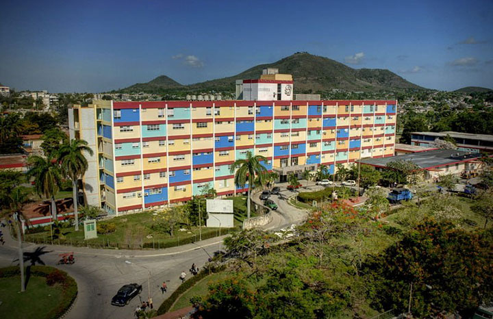 ACN_Cuba's tweet photo. ⚕️🇨🇺 Holguín acoge hoy el Premio Provincial Anual de Salud, un espacio que impulsa la investigación médica y reconoce libros, tesis y artículos científicos que perfeccionan los servicios sanitarios y el uso del método clínico. 

Más en https://t.co/gk3tHTSsjt 📌

#CubaPorLaVida https://t.co/iaCzKHlCm0