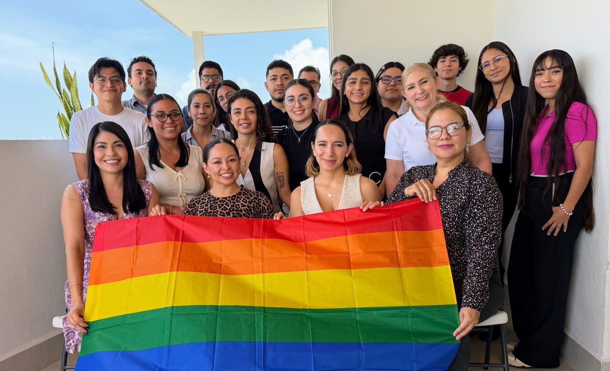TJAAQRoo's tweet photo. En el Mes del Orgullo LGBT+, la Magistrada Nayeli del Carmen Solís Poot y personal de la Tercera Sala del TJAAQROO se sumaron a las actividades conmemorativas, refrendando el compromiso institucional con la igualdad, la inclusión y los derechos humanos. https://t.co/KSOrr1hSBh