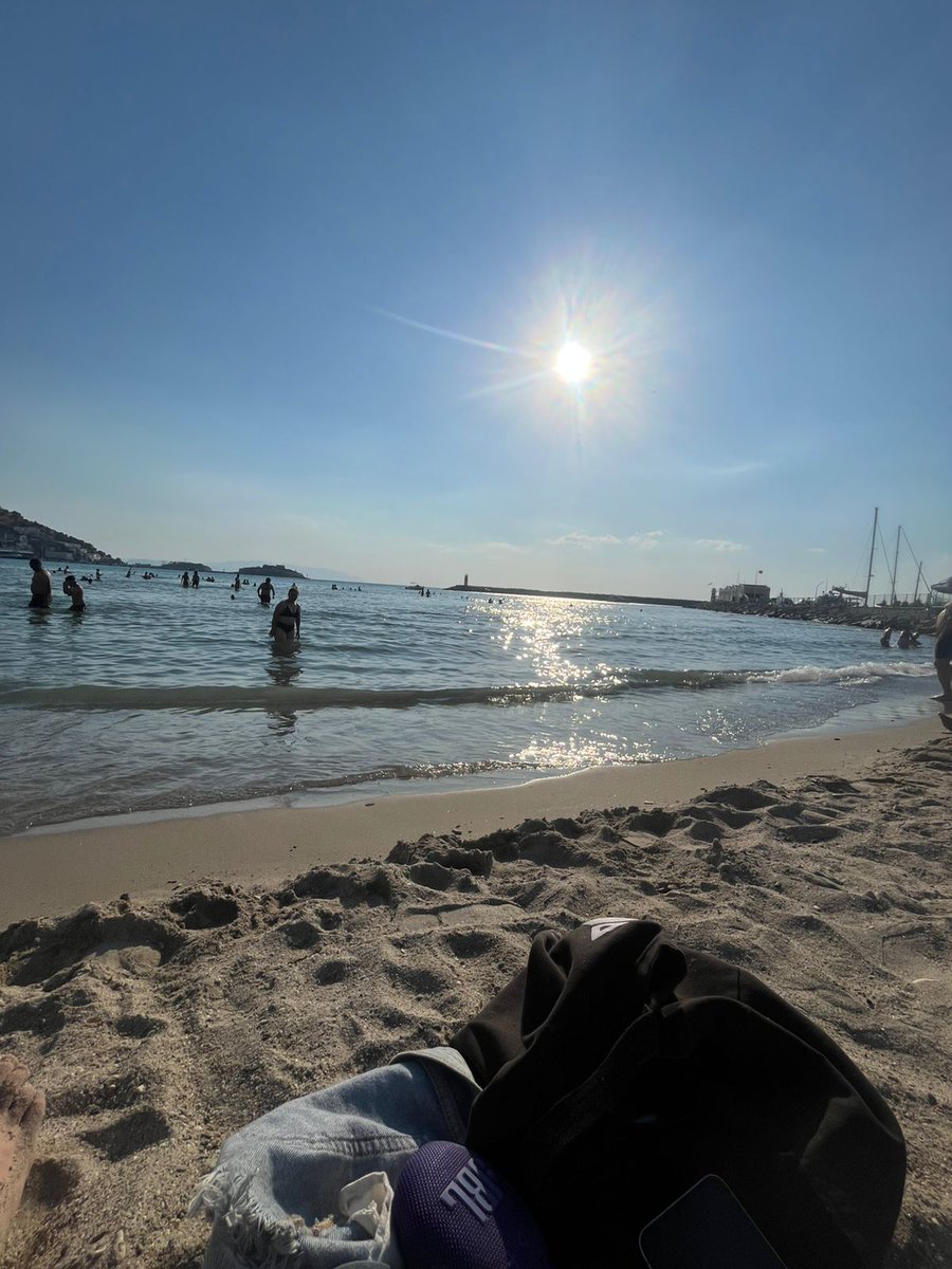 Alterando08's tweet photo. Moni https://t.co/EVj0v991p4