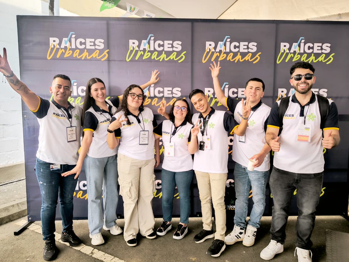 senahuila's tweet photo. Aprendices del SENA Huila hicieron parte de Raíces Urbanas, una experiencia desarrollada en el marco del Encuentro Nacional de Economías Populares y Comunitarias, donde fortalecieron sus conocimientos en asociatividad, unidades productivas y acompañamiento a emprendedores. 🙌 https://t.co/R750KPXme2