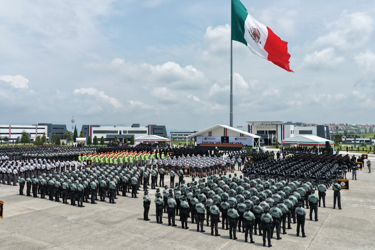 LuisaAlcalde's tweet photo. Hoy acompañé a nuestra presidenta, @ClaudiaShein, en la conmemoración del 7.º aniversario de la Guardia Nacional.

Mi reconocimiento a las mujeres y hombres que, con profesionalismo, disciplina y compromiso, trabajan todos los días por la paz, la seguridad y el bienestar de nuestro país.