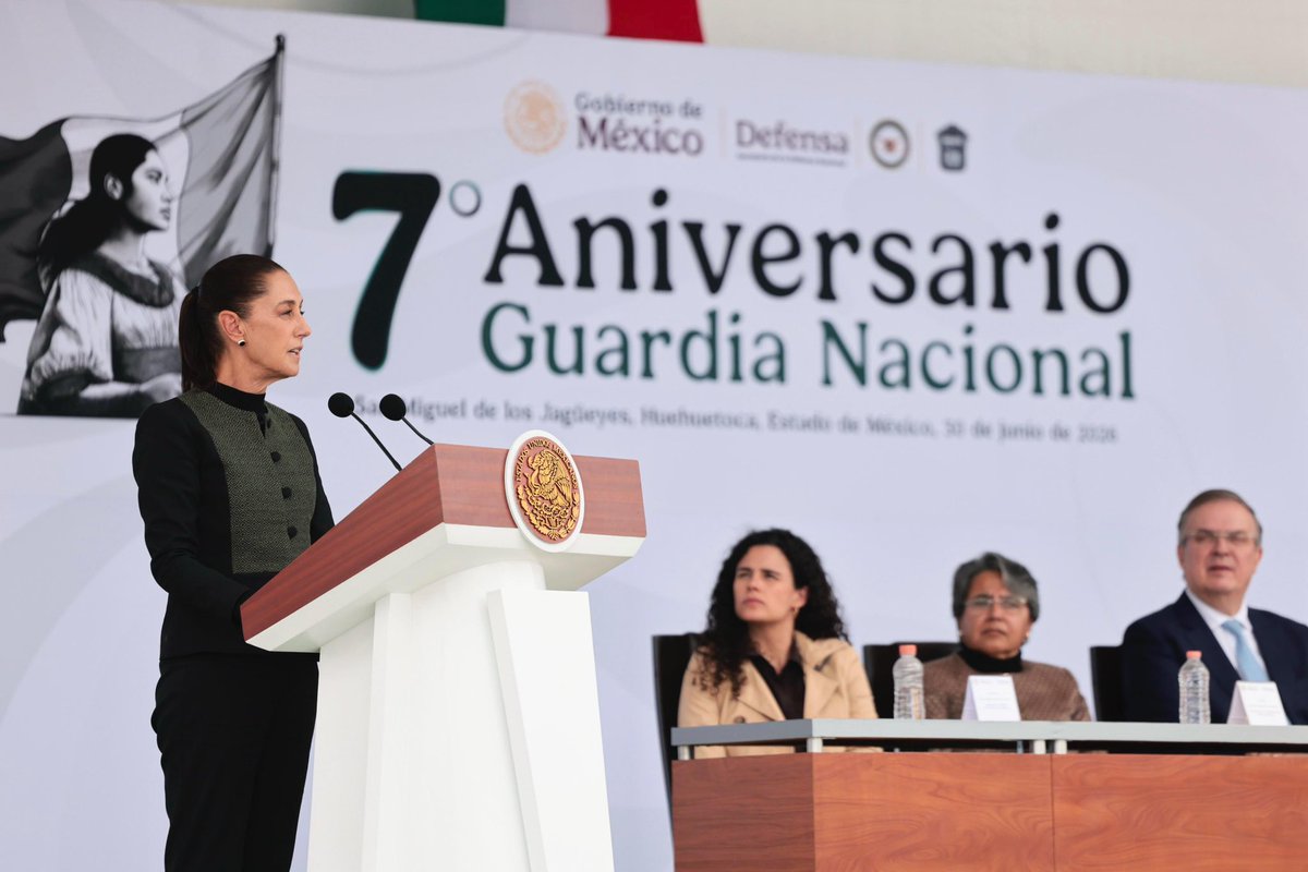 LuisaAlcalde's tweet photo. Hoy acompañé a nuestra presidenta, @ClaudiaShein, en la conmemoración del 7.º aniversario de la Guardia Nacional.

Mi reconocimiento a las mujeres y hombres que, con profesionalismo, disciplina y compromiso, trabajan todos los días por la paz, la seguridad y el bienestar de nuestro país.