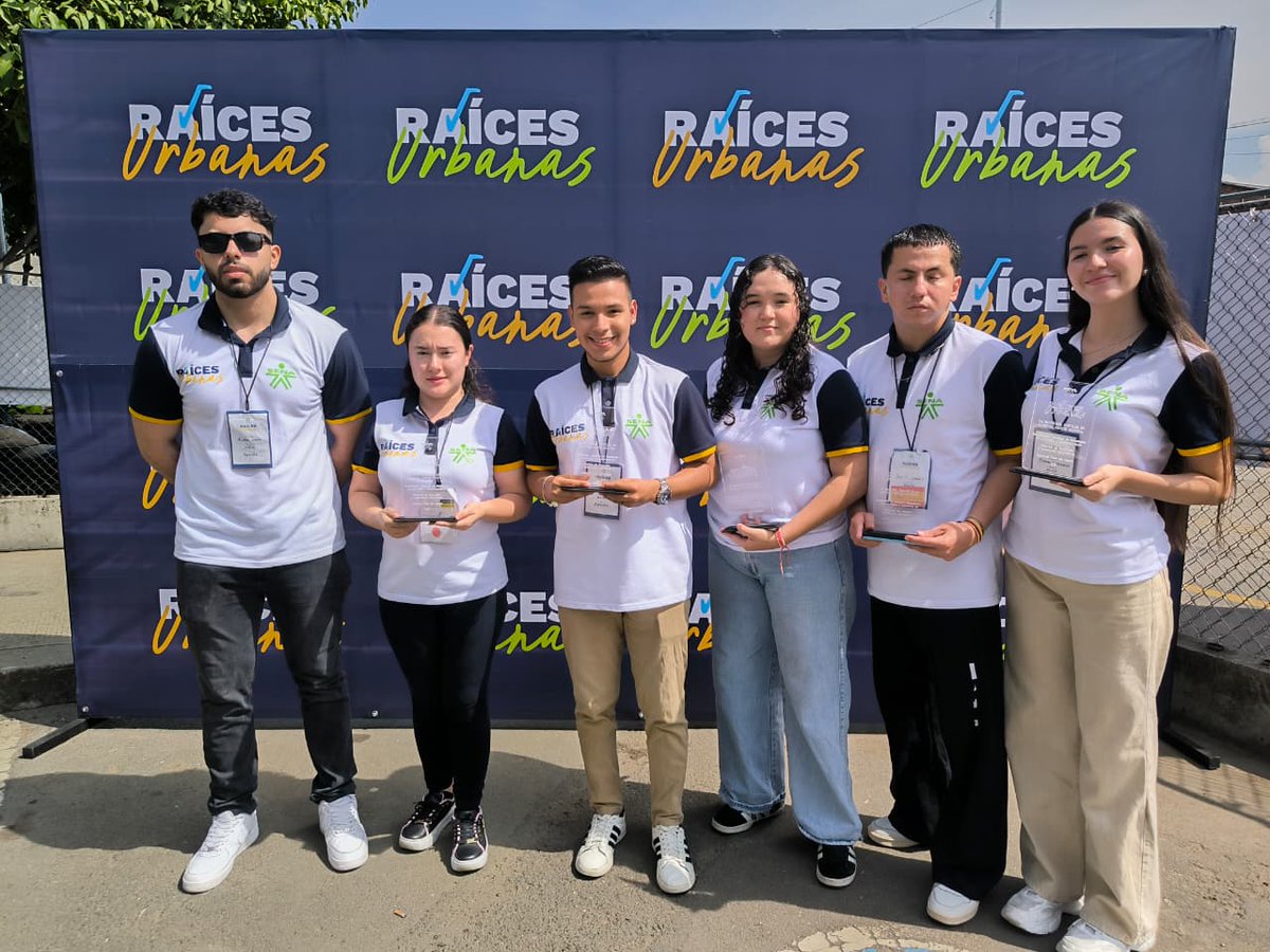 senahuila's tweet photo. 🚀 Porque cada nuevo aprendizaje fortalece el talento que regresa para aportar al desarrollo de nuestra región.

#SENAHuila #RaícesUrbanas #EconomíasPopulares https://t.co/YIGV6SsSpz