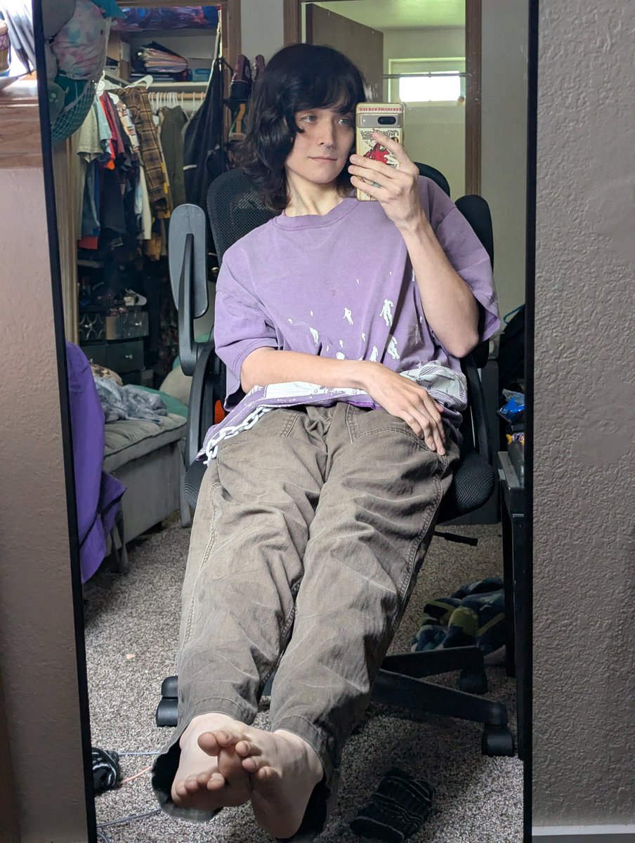 fizzernarp's tweet photo. hang out beneath my soles 4 awhile ^~^ i have no ulterior motive at ALL https://t.co/JYiUJMmeeO