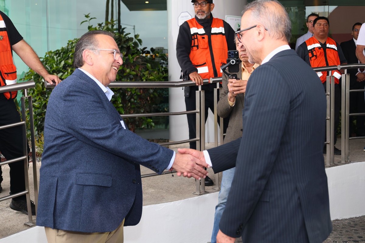 Olivaldo_Paz's tweet photo. Despedimos a la Selección Nacional de Irán y al Excelentísimo Embajador de la República Islámica de Irán en México, Abolfazl Pasandideh.
Gracias por su visita. ¡Les deseamos un excelente viaje de regreso y mucho éxito! 🇲🇽🤝🇮🇷⚽ @CanacoTijuana @paulo_aguirre https://t.co/U7KzpatEjx