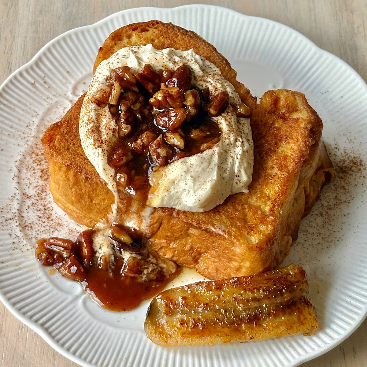 saweeeties's tweet photo. maple pecan brioche french toast with caramelised banana https://t.co/Ta2q0pCFi7