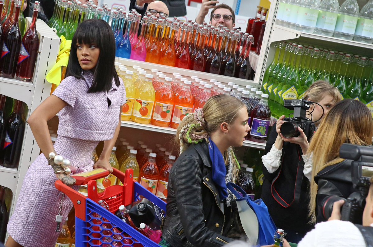 rihanna archive tweet media