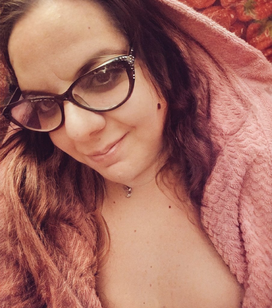 Florigius1's tweet photo. Ho fatto fatto la doccia dieci minuti fa... E ho già i capelli asciutti 😱

Ecco cos'è il #CambioClimático https://t.co/nILWAuWntU